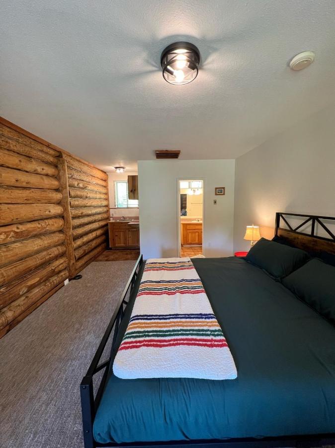 Bear Creek Cabins Midpines Exterior photo